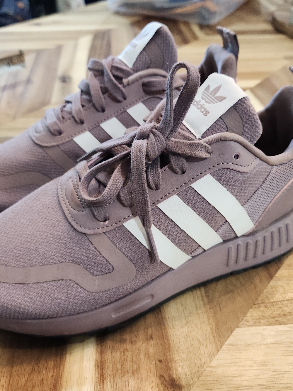 Adidas Womens Soft Purple Runner Sneakers - 3-Stripe Casual Athletic Shoe